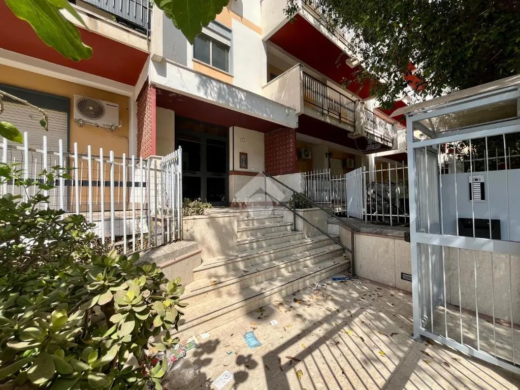 Exterior - 5-Room Apartment with Double Exposure in Palermo