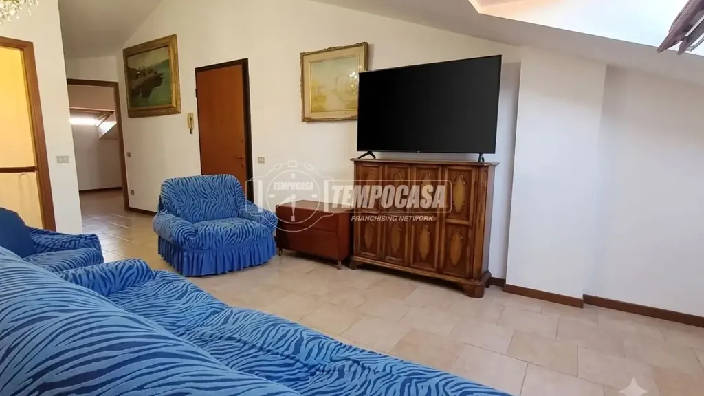 Elutuba - Spacious Apartment with Balcony in Cesate