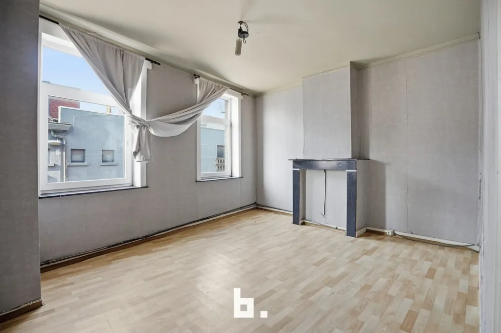 Pièces - Café à Renover avec 4 Chambres à Tielt