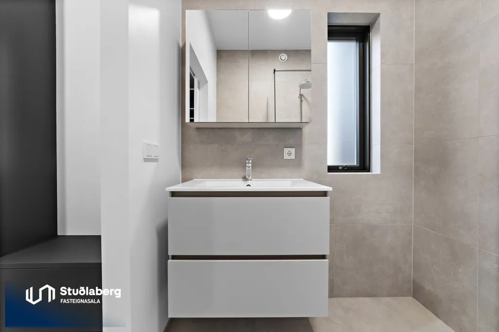 Salles de bain - Appartement 4 pièces à Reykjanesbær