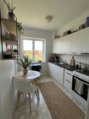 Kitchen - 2-Bedroom Apartment with Balcony in City Centre