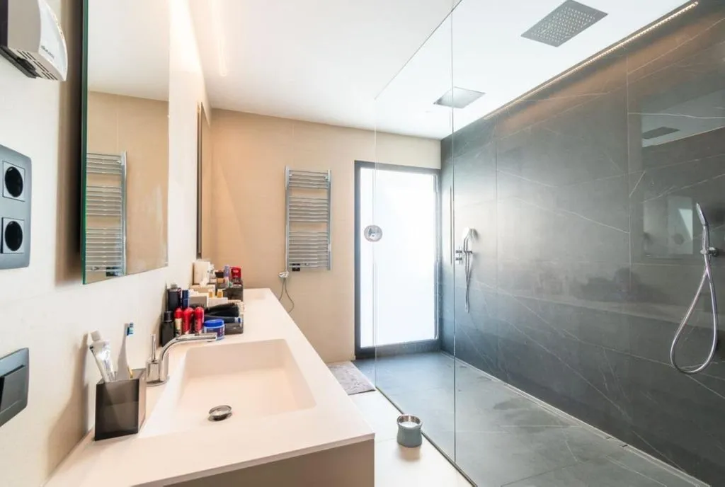 Bagni - Luxury Villa with Pool in Benahavís
