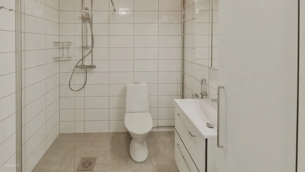 Vannitoad - Modern Studio with Parquet Balcony in Hakunila