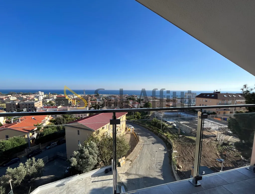 Rõdu - Mansard Apartment with Sea View in Catanzaro Lido