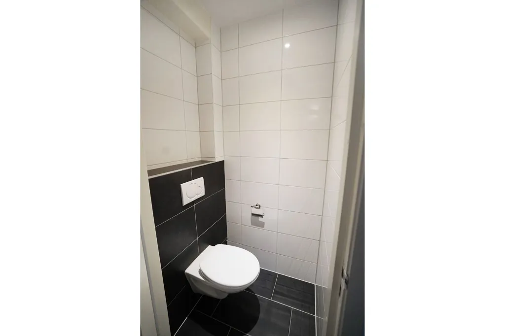 Bathrooms - Furnished Apartment with City View in Eindhoven