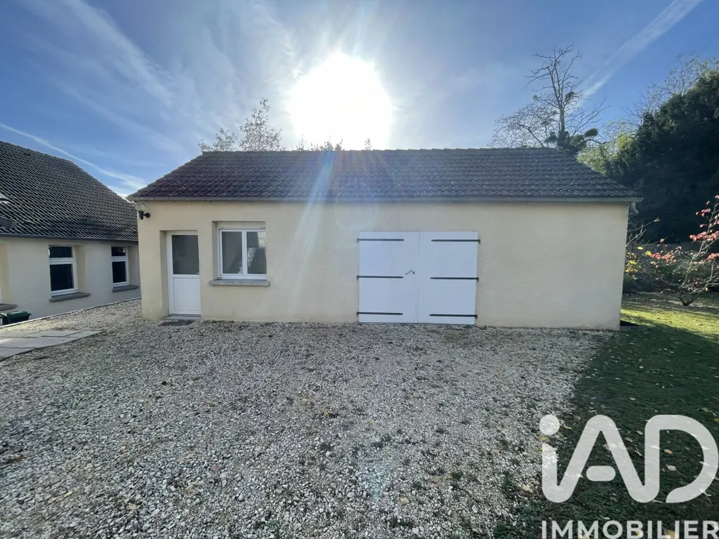 Välivaade - House with Commercial Space in Berchères-sur-Vesgre