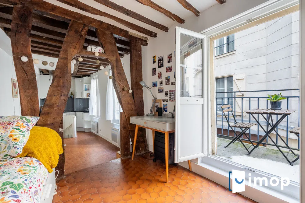 Elutuba - Studio with Balcony in Arts et Métiers, Paris