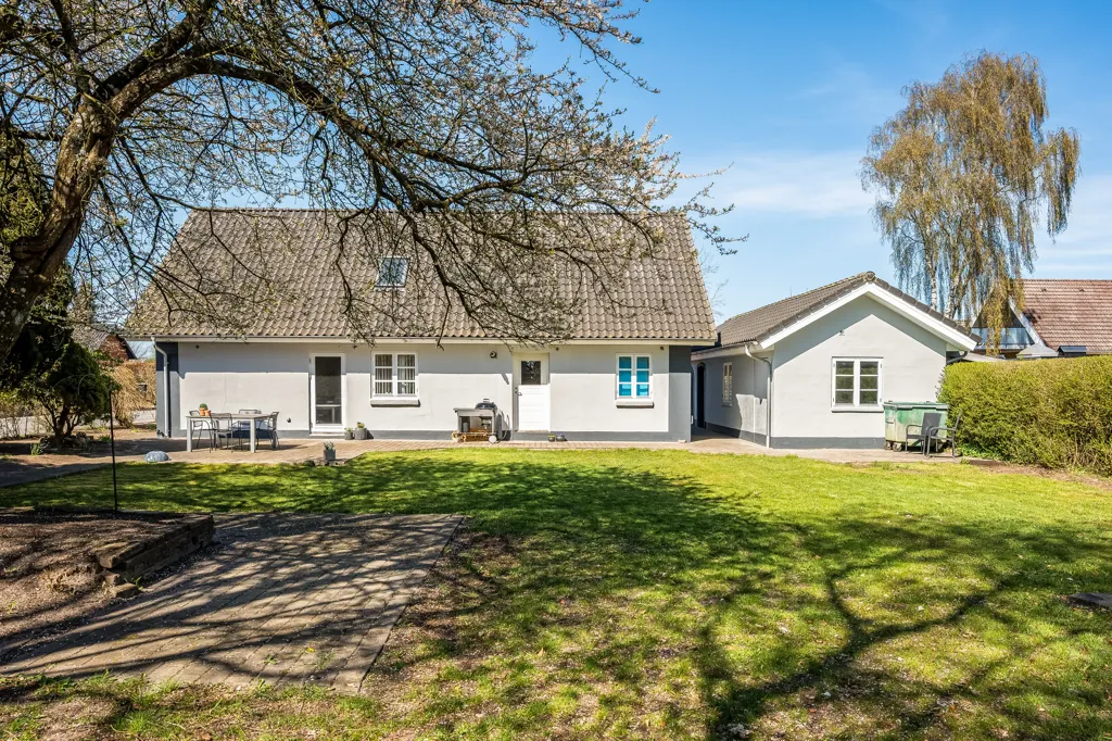 Aed - 4-toaline maja asukohas Vejen