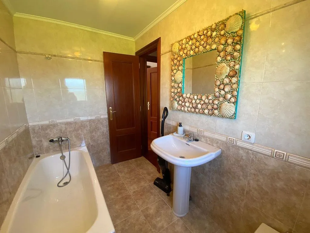 Bathrooms - Chalet with Pool and Terraces in Islares