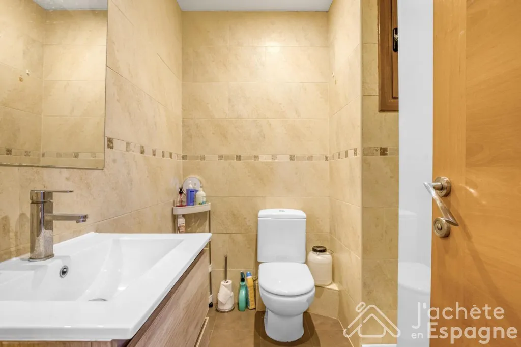 Vannitoad - Apartment with East-Facing Terraces in Gavà