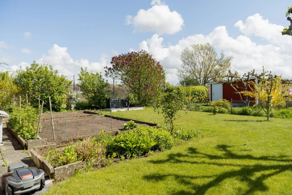 Aed - Cottage with Garden in Helsingborg's Popular Colony