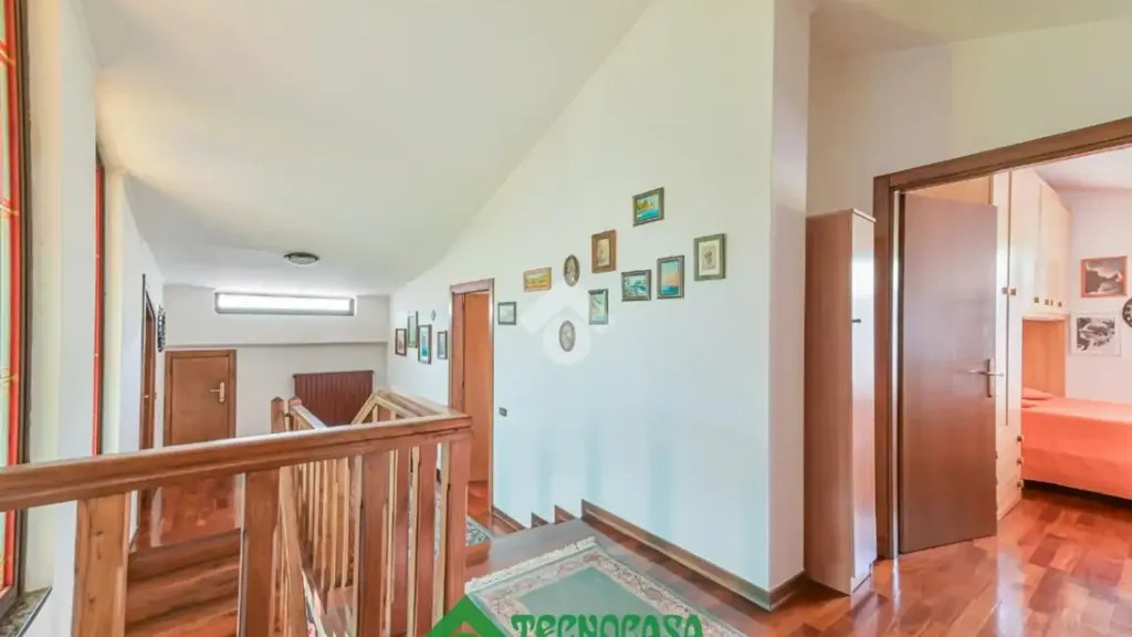 Esik - Villa with Private Garden in Aulla