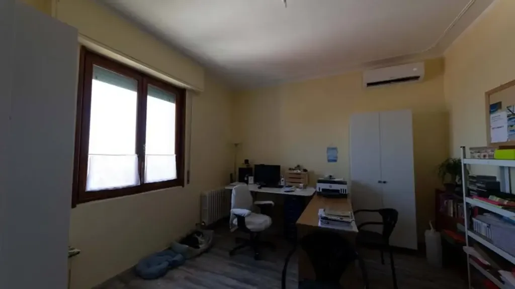 Bureau - Panoramic Apartment with Balcony in Gambassi Terme