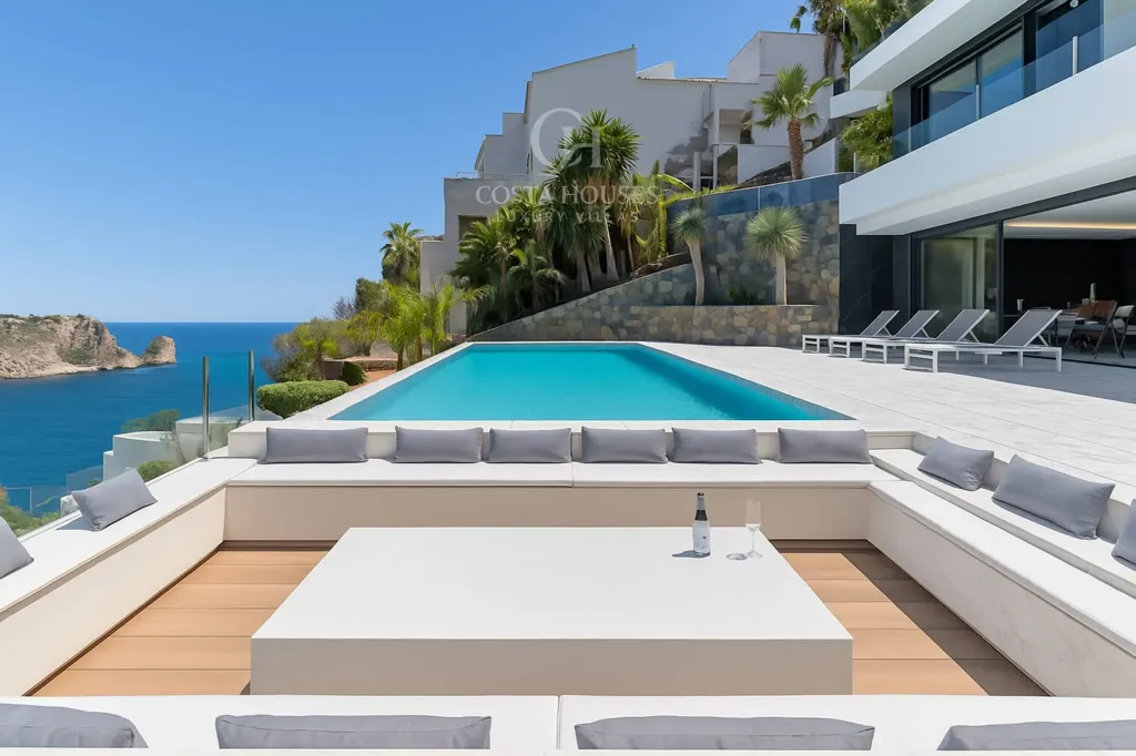 Bassein - Contemporary Villa with Seafront Views in Jávea