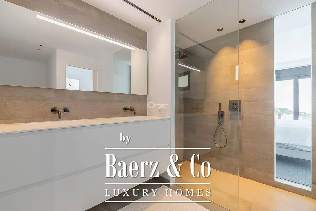 Salles de bain - Luxury Villa with Panoramic Terraces in Altea