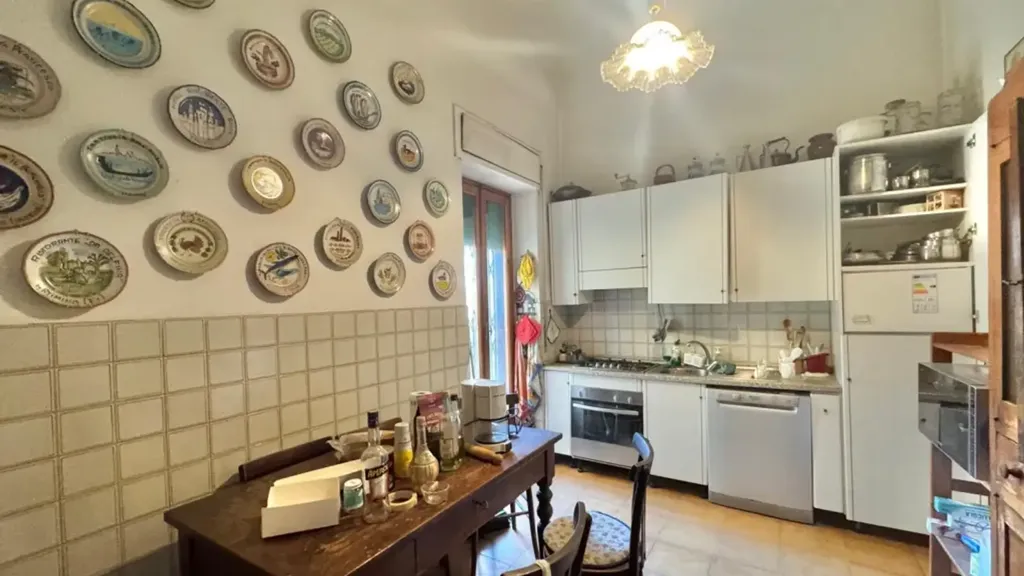 Cuisine - Period Apartment with Balcony in Florence