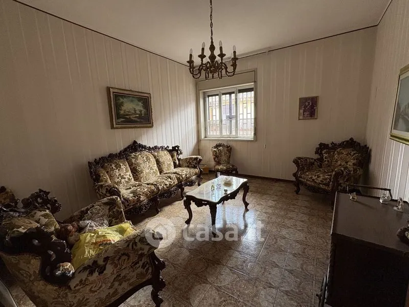 Elutuba - Four-Room Apartment in Quiet Area, Catania