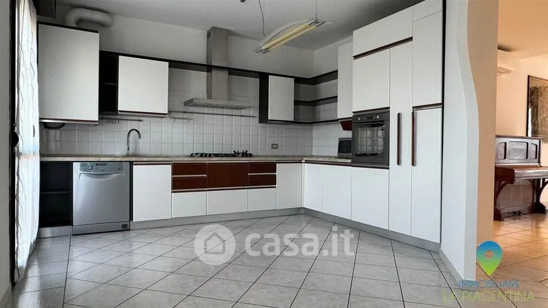 Köök - Spacious Student Flat near University in Piacenza