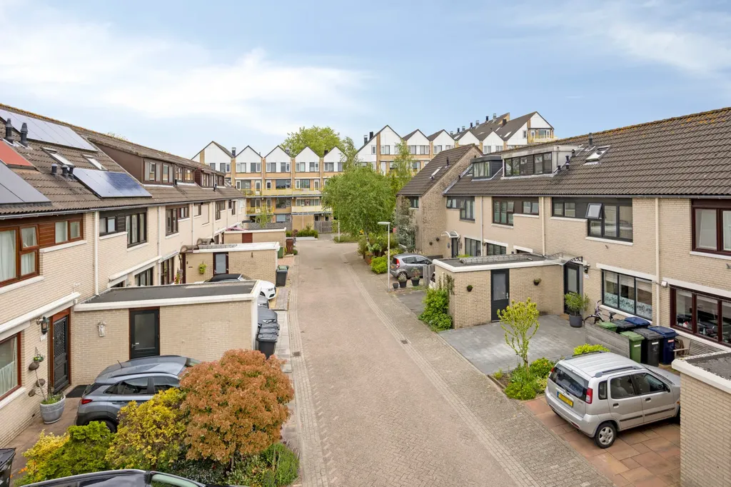 Välivaade - Spacious End-Terrace House with Garden in Capelle