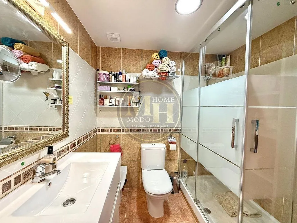 Salles de bain - 1-Bedroom Apartment with Pool in Campello Beach