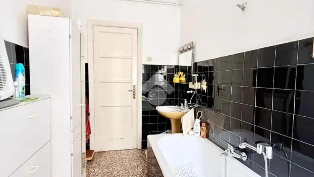 Salles de bain - Apartment with Sea View in Genoa
