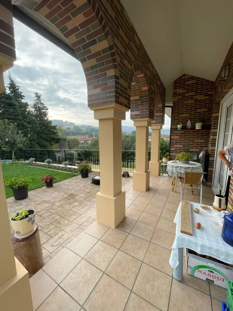 Terrace - Chalet with Large Garden in Barcena de Cicero
