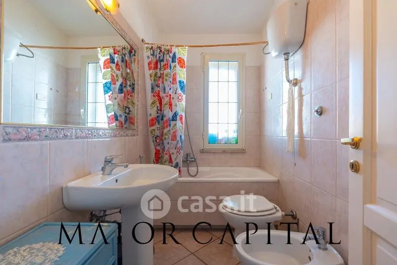 Salles de bain - Two-Level Apartment with Terraces in Torpè