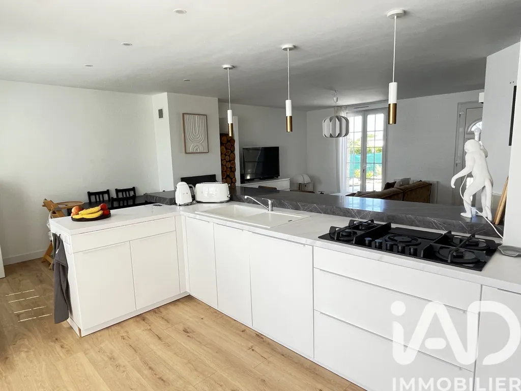 Kitchen - Ground Floor House with Veranda in Bouguenais