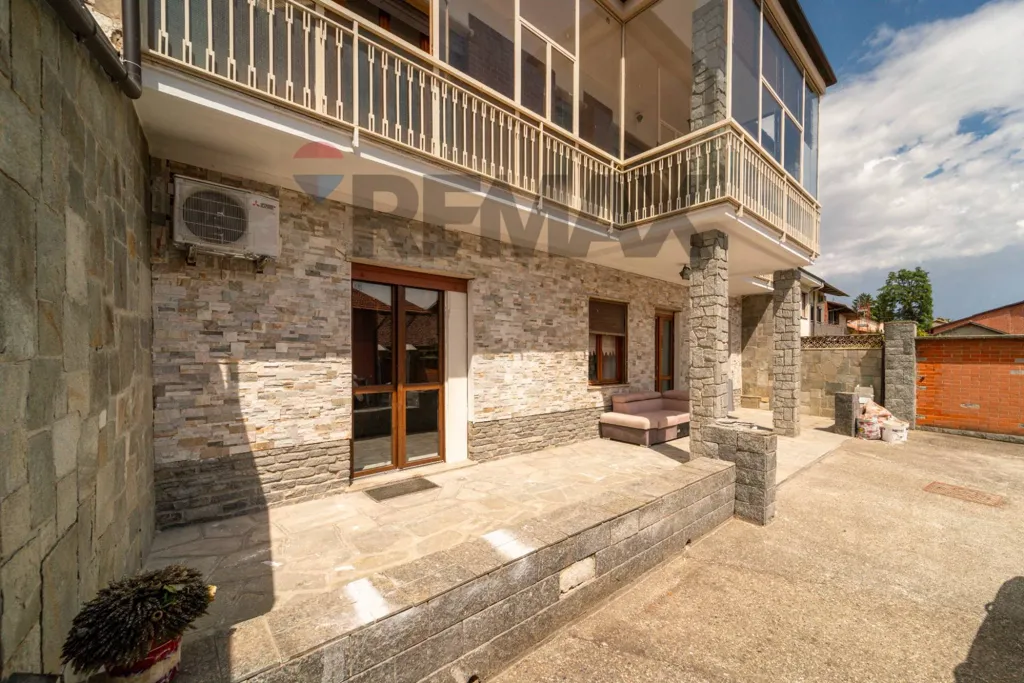 Exterior - Semi-detached House with Terrace in Mazzè