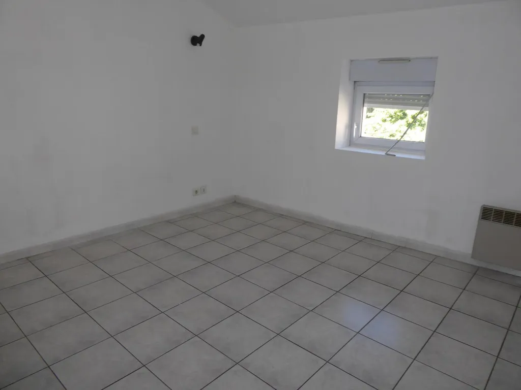 Pièces - Appartement Duplex avec Jardin dans Immeuble Sécurisé à Aubenas