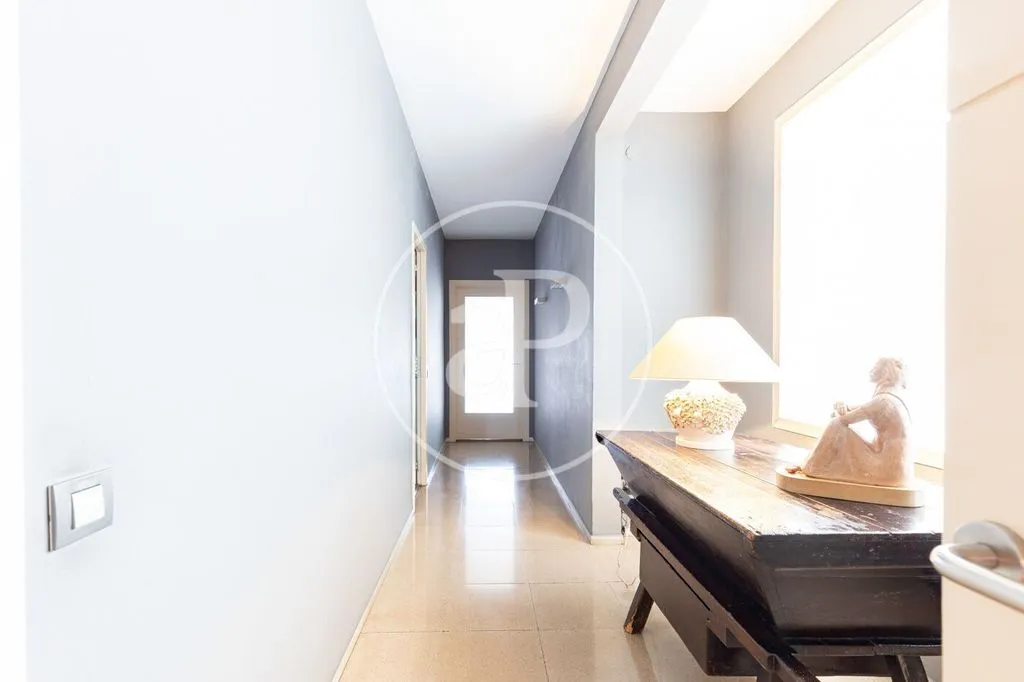 Entrée - Luxury Townhouse with Pool in Sabadell Centre