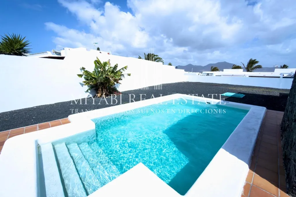 Piscina - Bungalow with Pool and Studio in Playa Blanca