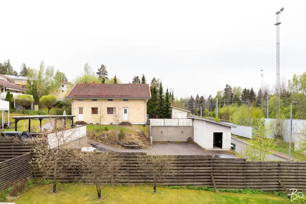 Õhuvaade - Duplex with Garden in Vantaa's Matarin