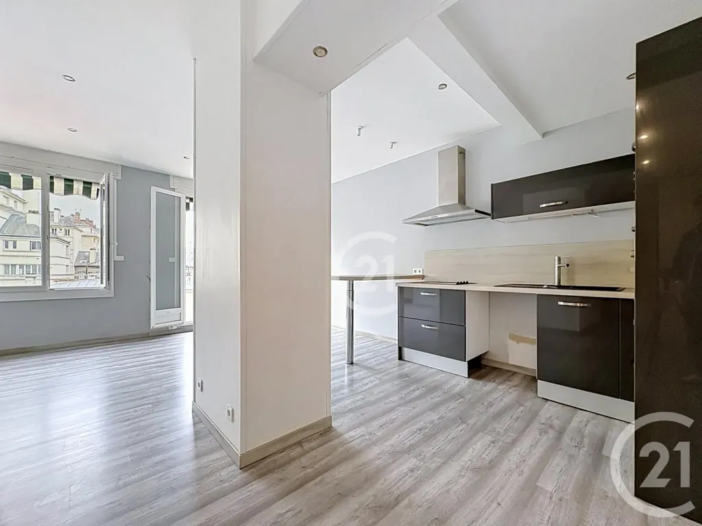 Cuisine - Appartement F2 avec Balcon à Rouen Rive Droite