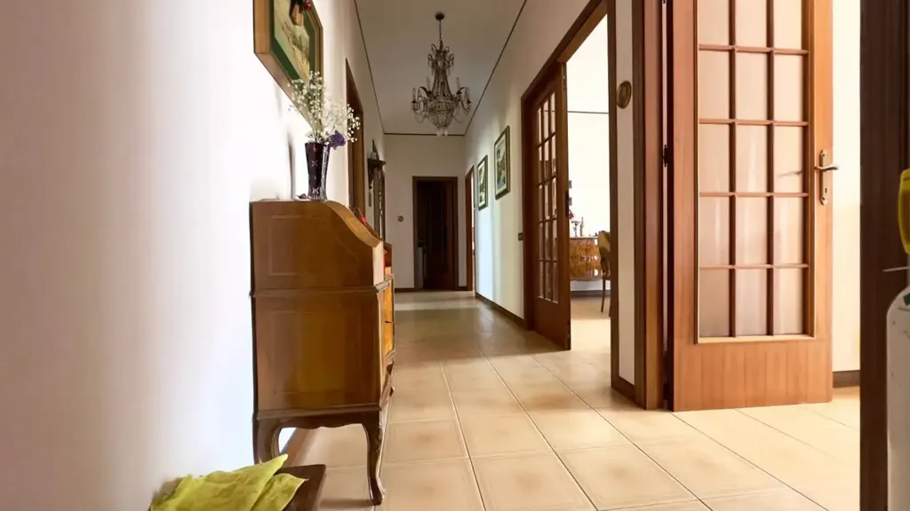 Entrée - Four-Bedroom Apartment with Balcony in Ancona