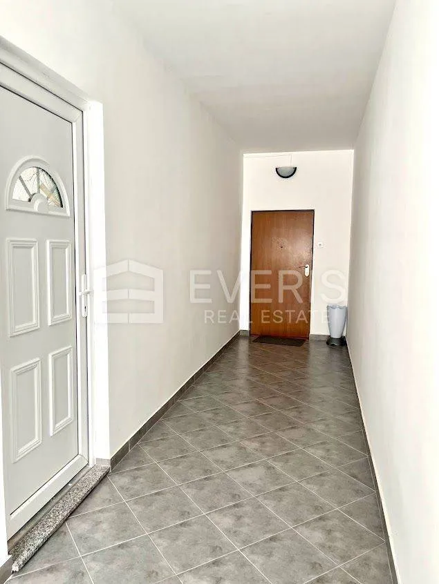 Entrée - Apartment with Terrace in Kastav Centre