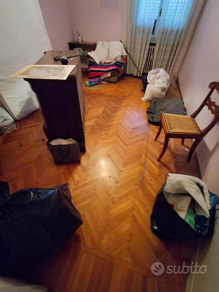 Bedrooms - Apartment with Balcony in Piacenza