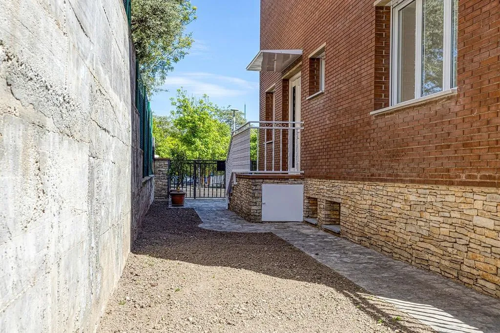 Garden - Luxury Detached House with Terrace in Igualada