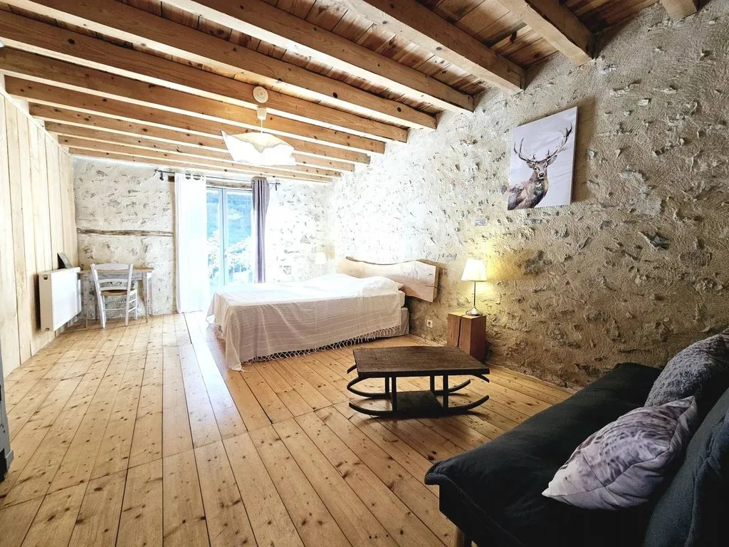 Chambres - Maison Luxueuse avec Vue Montagne à Axat