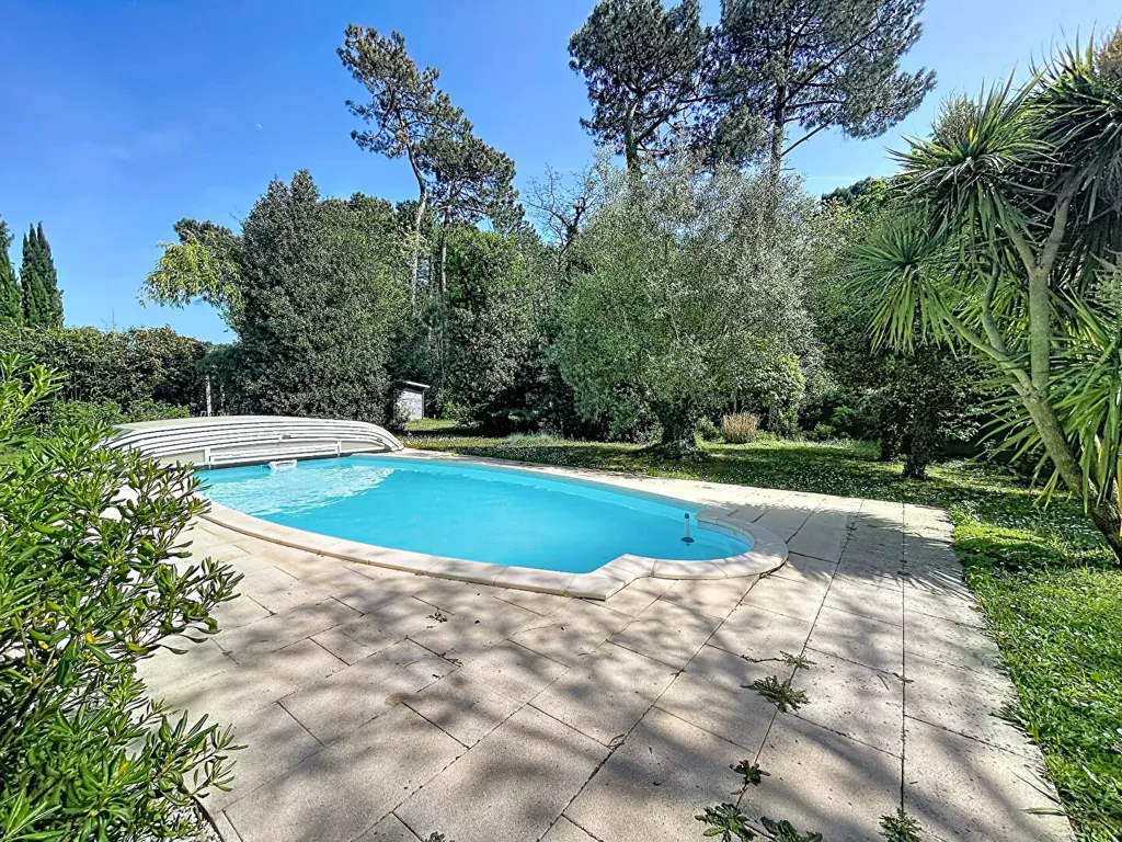 Bassein - House with Pool in Gradignan