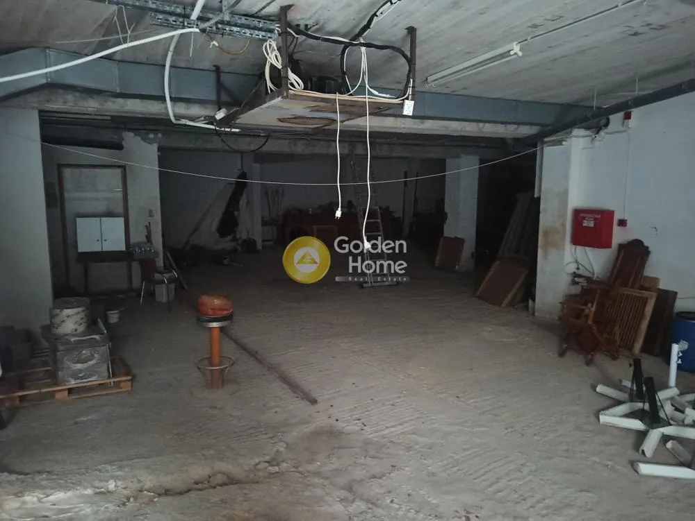 Garage - Luxury Building with Terrace in Salamina