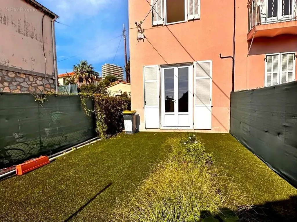 Jardin - Duplex Rénové avec Jardin près du Centre-ville d'Antibes