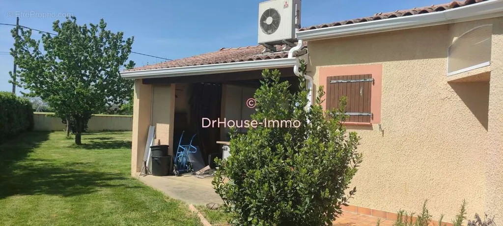 Exterior - Villa with Pool and Garden in Longages