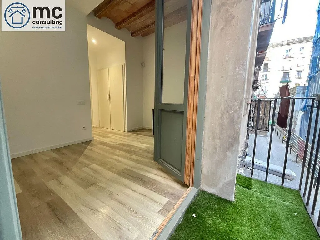 Balcon - Modern Flat with Balcony in El Raval, Barcelona