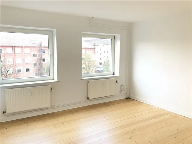 Pièces - Bright Apartment with Courtyard View in Aalborg