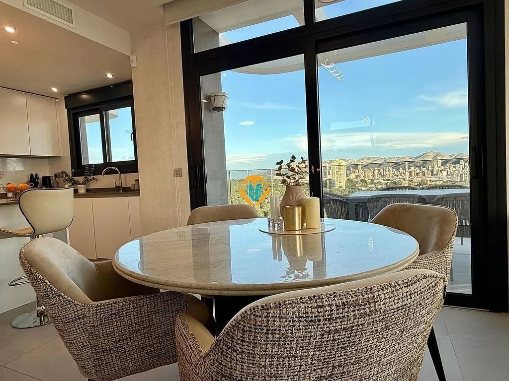 Dining Room - Apartment with Pool and Terrace in Benidorm
