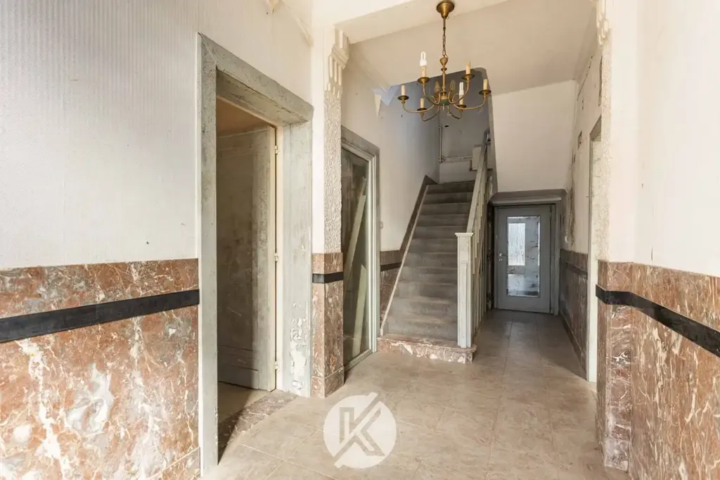 Ingresso - Project Ground with Renovation Potential in Mere