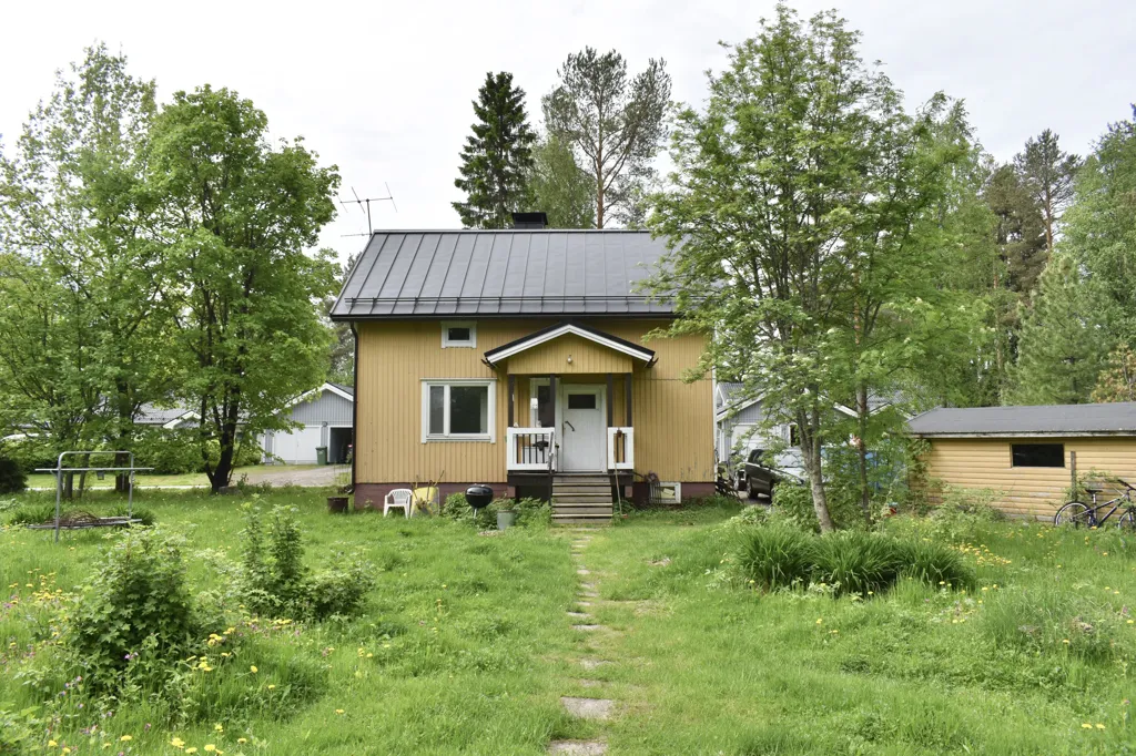 Välivaade - Demolished House with 2,000m² Plot in Kajaani