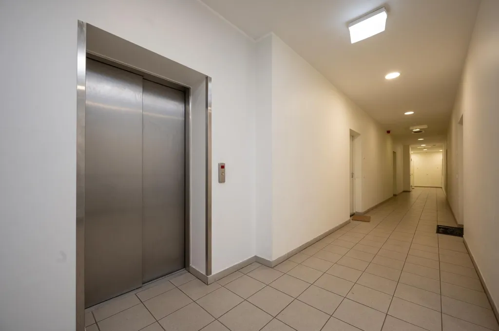 hallway_entrance