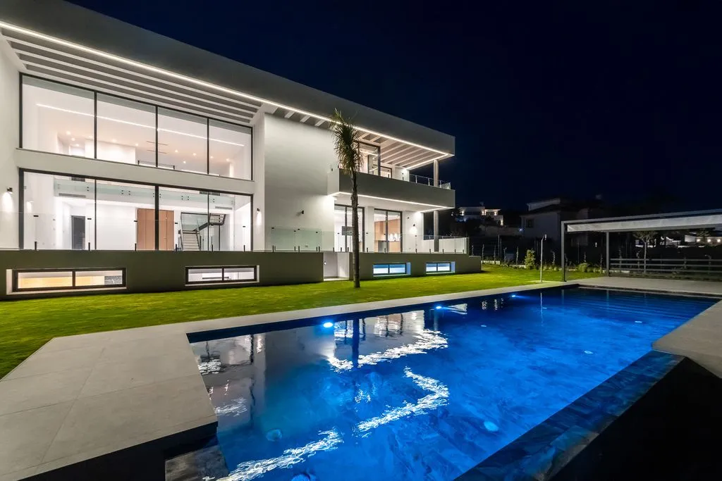 Bassein - Luxury Villa with Infinity Pool in Benahavís